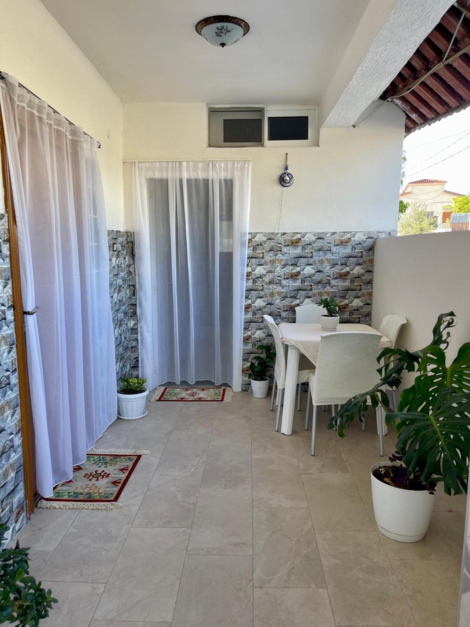 Guest House Dea Vlorë Exteriör bild