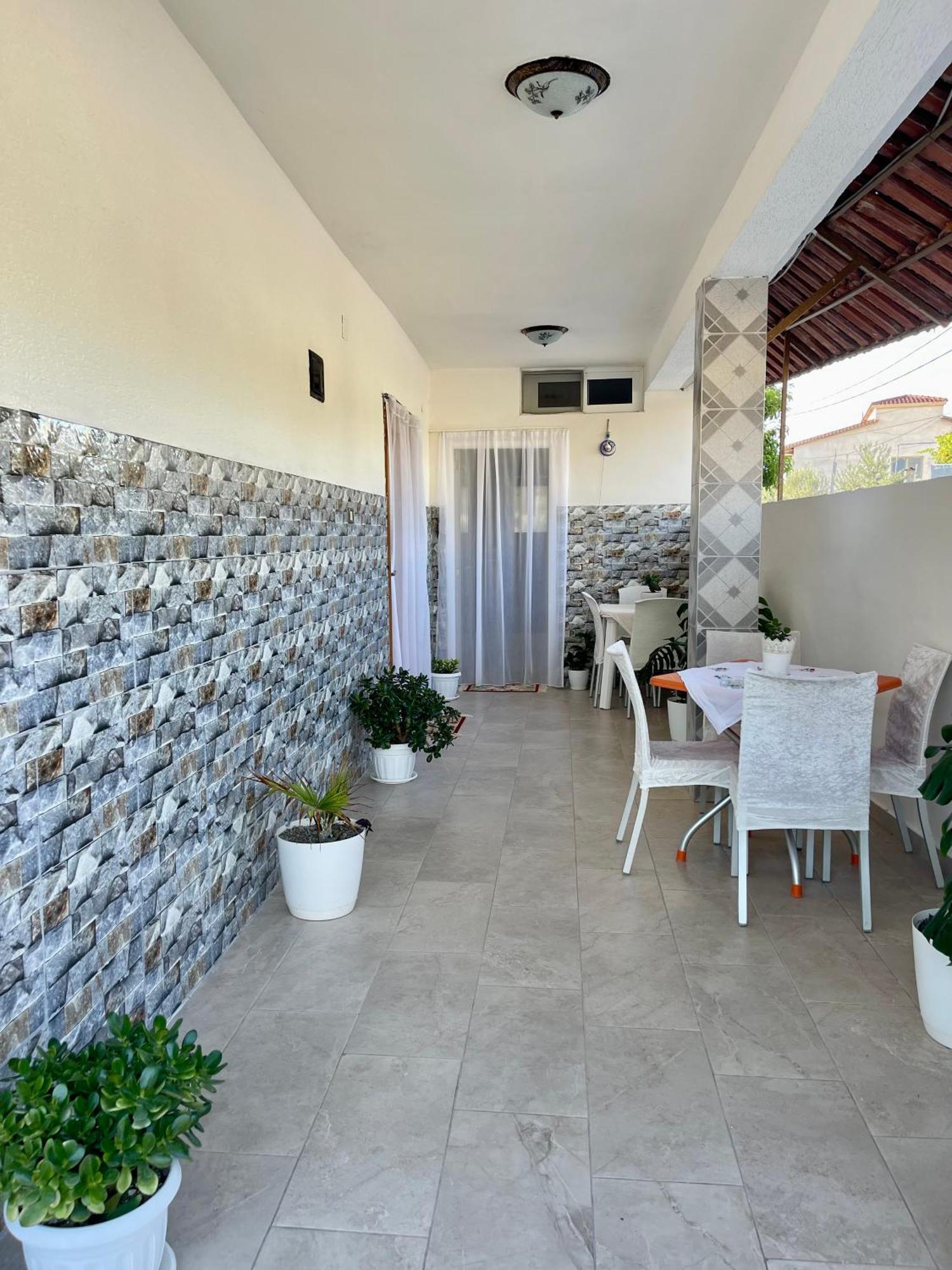 Guest House Dea Vlorë Exteriör bild