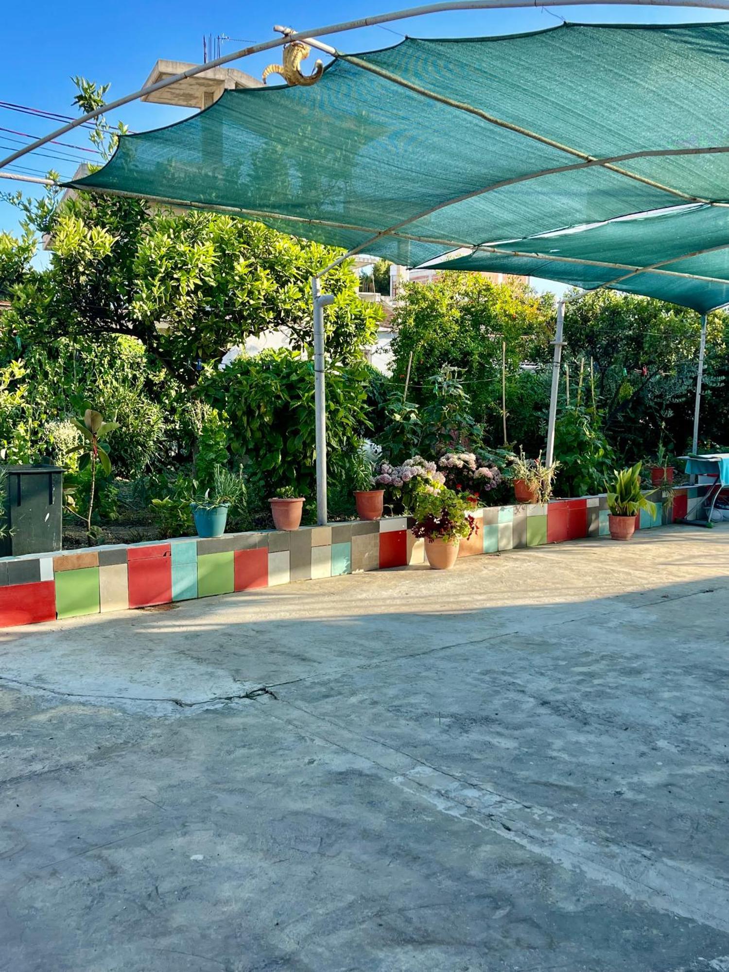 Guest House Dea Vlorë Exteriör bild